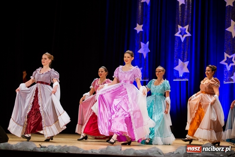 Zdjęcie w galerii na portalu naszraciborz.pl: Koncert Świąteczny Stowarzyszenia Bajtel w RCK wiadomości z regionu