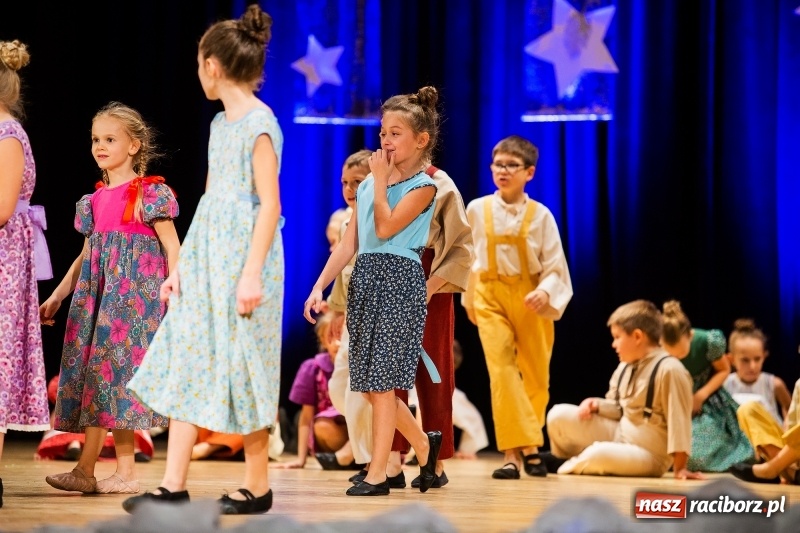 Zdjęcie w galerii na portalu naszraciborz.pl: Koncert Świąteczny Stowarzyszenia Bajtel w RCK wiadomości z regionu
