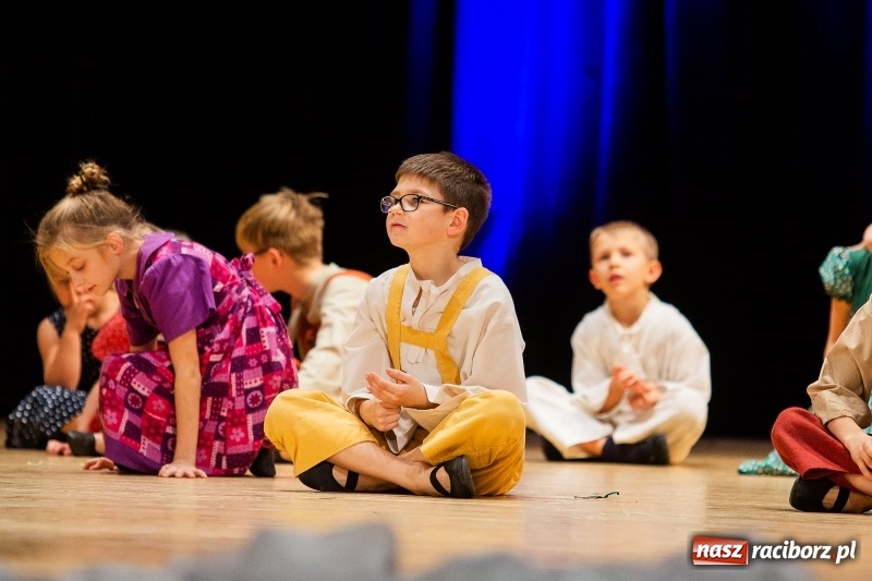 Zdjęcie w galerii na portalu naszraciborz.pl: Koncert Świąteczny Stowarzyszenia Bajtel w RCK wiadomości z regionu