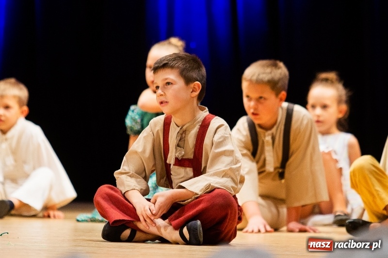 Zdjęcie w galerii na portalu naszraciborz.pl: Koncert Świąteczny Stowarzyszenia Bajtel w RCK wiadomości z regionu