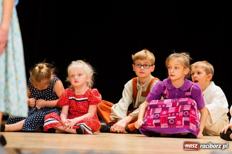 Zdjęcie w galerii na portalu naszraciborz.pl: Koncert Świąteczny Stowarzyszenia Bajtel w RCK wiadomości z regionu