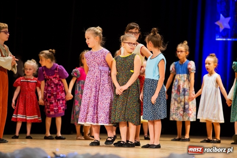 Zdjęcie w galerii na portalu naszraciborz.pl: Koncert Świąteczny Stowarzyszenia Bajtel w RCK wiadomości z regionu