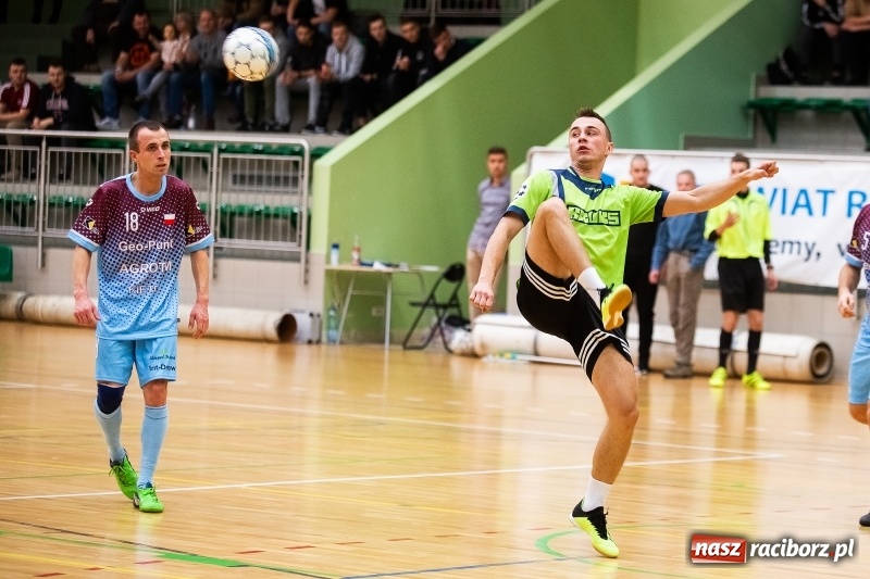 Zdjęcie w galerii na portalu naszraciborz.pl: HLPN. Grała trzecia i druga liga wiadomości z regionu