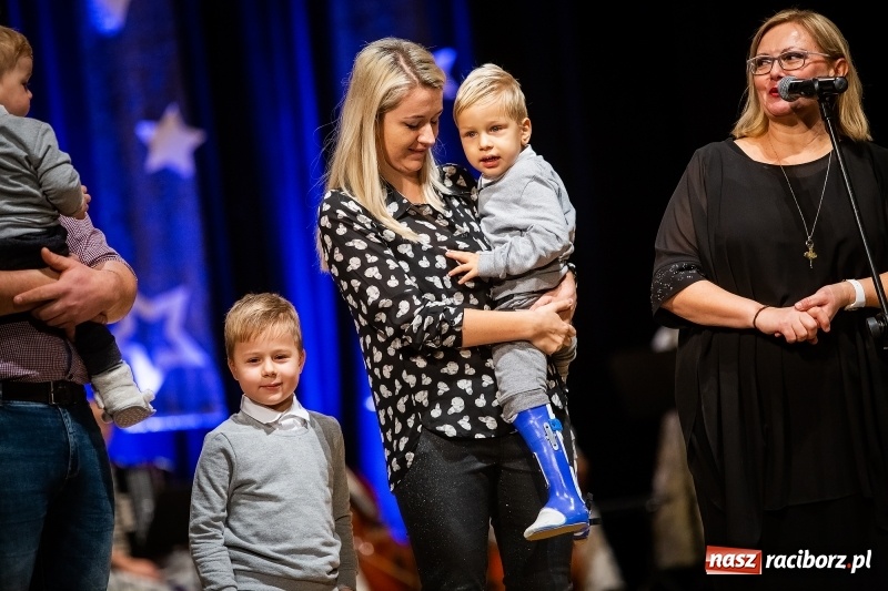 Zdjęcie w galerii na portalu naszraciborz.pl: Koncert charytatywny Źródła na rzecz Rafałka wiadomości z regionu