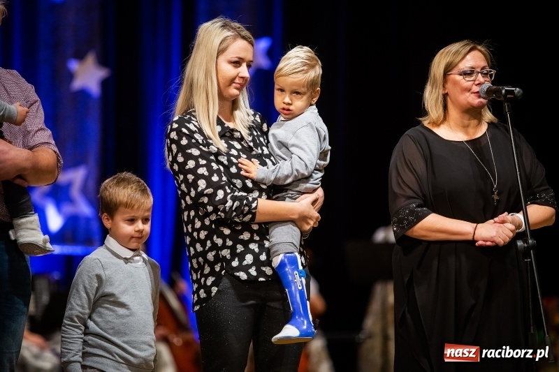 Zdjęcie w galerii na portalu naszraciborz.pl: Koncert charytatywny Źródła na rzecz Rafałka wiadomości z regionu