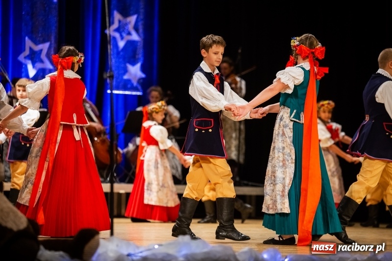 Zdjęcie w galerii na portalu naszraciborz.pl: Koncert charytatywny Źródła na rzecz Rafałka wiadomości z regionu