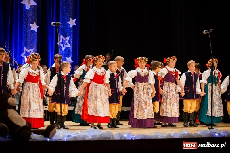 Zdjęcie w galerii na portalu naszraciborz.pl: Koncert charytatywny Źródła na rzecz Rafałka wiadomości z regionu