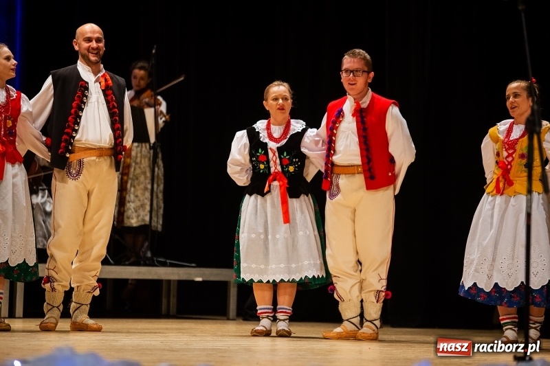 Zdjęcie w galerii na portalu naszraciborz.pl: Koncert charytatywny Źródła na rzecz Rafałka wiadomości z regionu