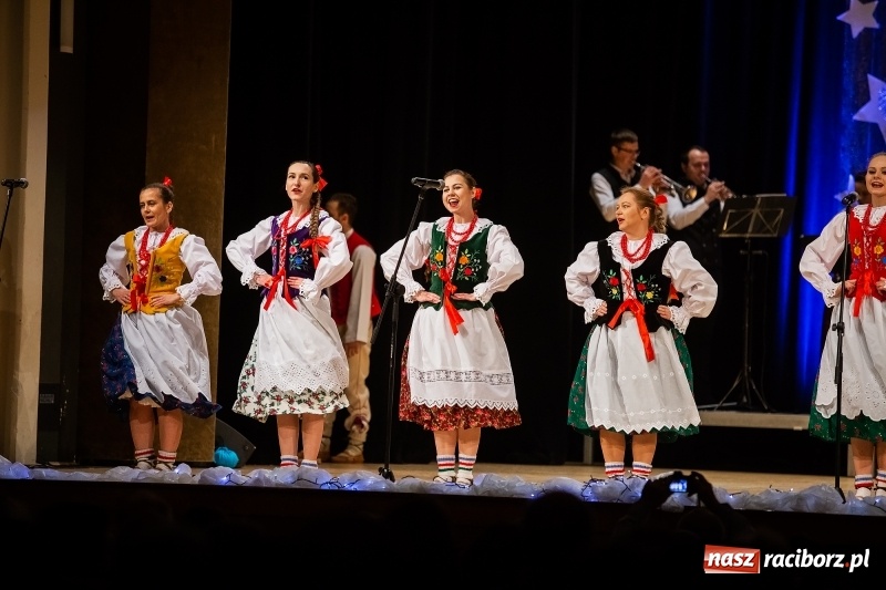 Zdjęcie w galerii na portalu naszraciborz.pl: Koncert charytatywny Źródła na rzecz Rafałka wiadomości z regionu