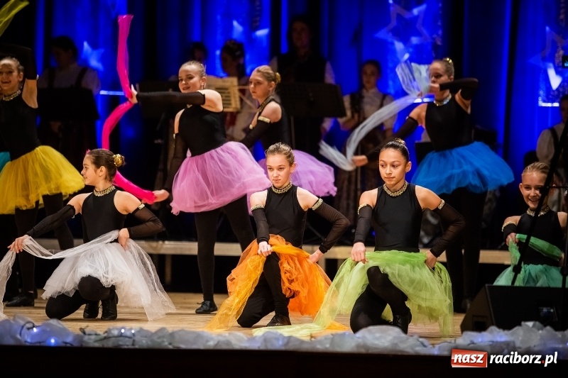 Zdjęcie w galerii na portalu naszraciborz.pl: Koncert charytatywny Źródła na rzecz Rafałka wiadomości z regionu