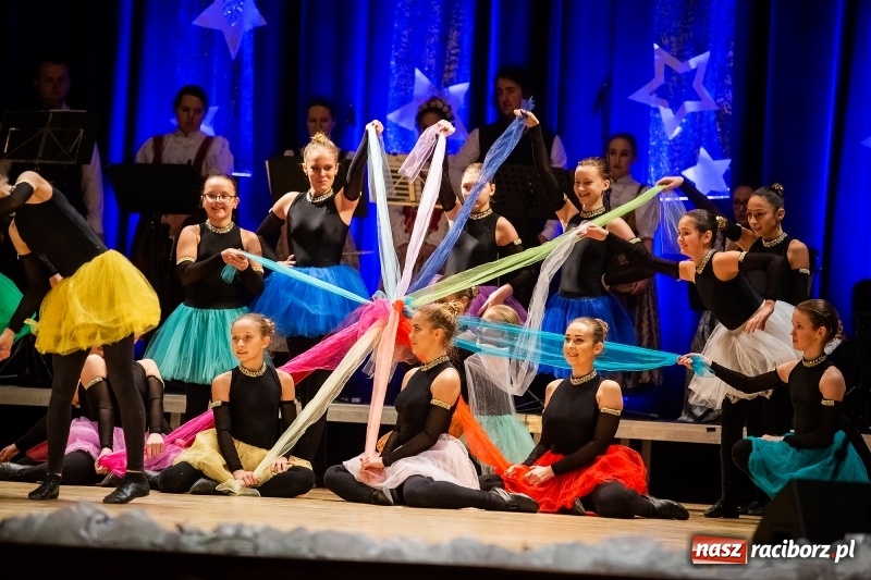 Zdjęcie w galerii na portalu naszraciborz.pl: Koncert charytatywny Źródła na rzecz Rafałka wiadomości z regionu