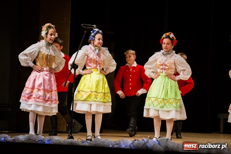 Zdjęcie w galerii na portalu naszraciborz.pl: Koncert charytatywny Źródła na rzecz Rafałka wiadomości z regionu