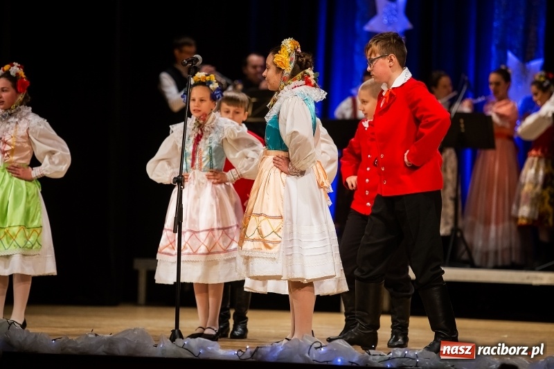 Zdjęcie w galerii na portalu naszraciborz.pl: Koncert charytatywny Źródła na rzecz Rafałka wiadomości z regionu