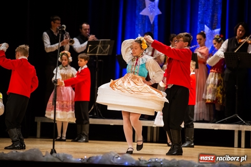 Zdjęcie w galerii na portalu naszraciborz.pl: Koncert charytatywny Źródła na rzecz Rafałka wiadomości z regionu