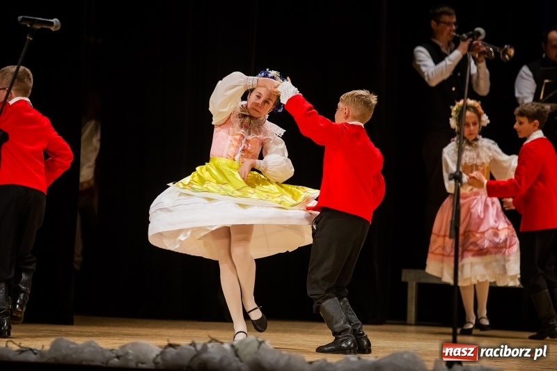 Zdjęcie w galerii na portalu naszraciborz.pl: Koncert charytatywny Źródła na rzecz Rafałka wiadomości z regionu