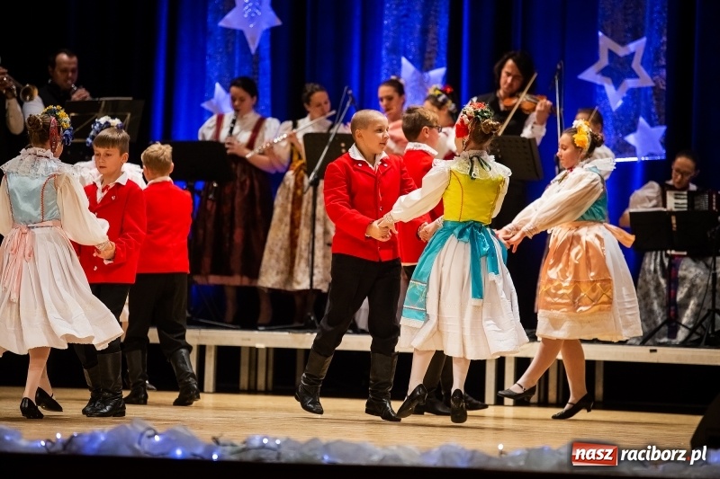 Zdjęcie w galerii na portalu naszraciborz.pl: Koncert charytatywny Źródła na rzecz Rafałka wiadomości z regionu