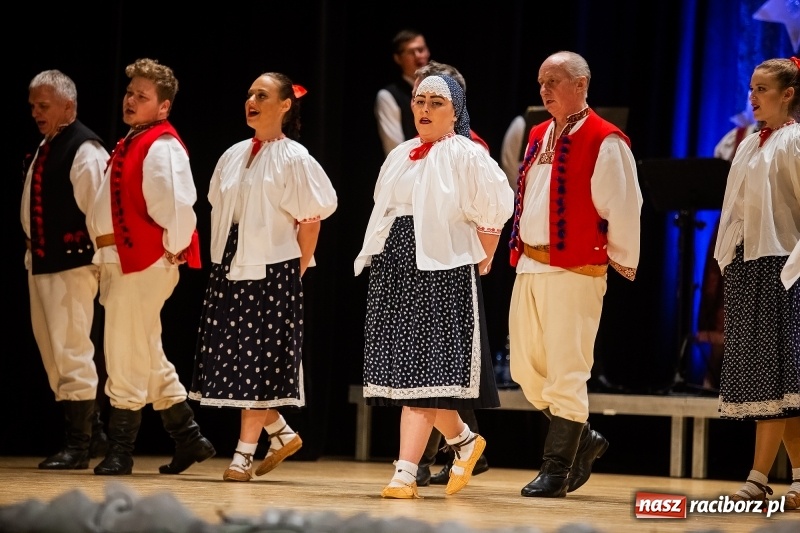 Zdjęcie w galerii na portalu naszraciborz.pl: Koncert charytatywny Źródła na rzecz Rafałka wiadomości z regionu