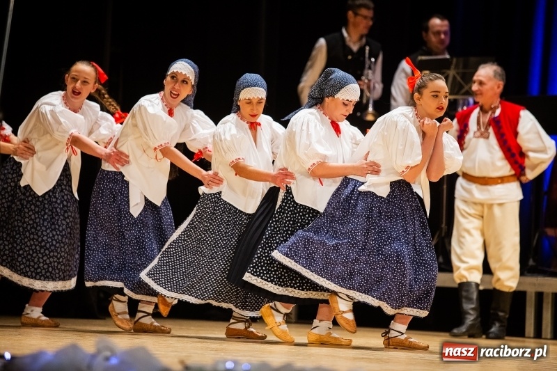Zdjęcie w galerii na portalu naszraciborz.pl: Koncert charytatywny Źródła na rzecz Rafałka wiadomości z regionu