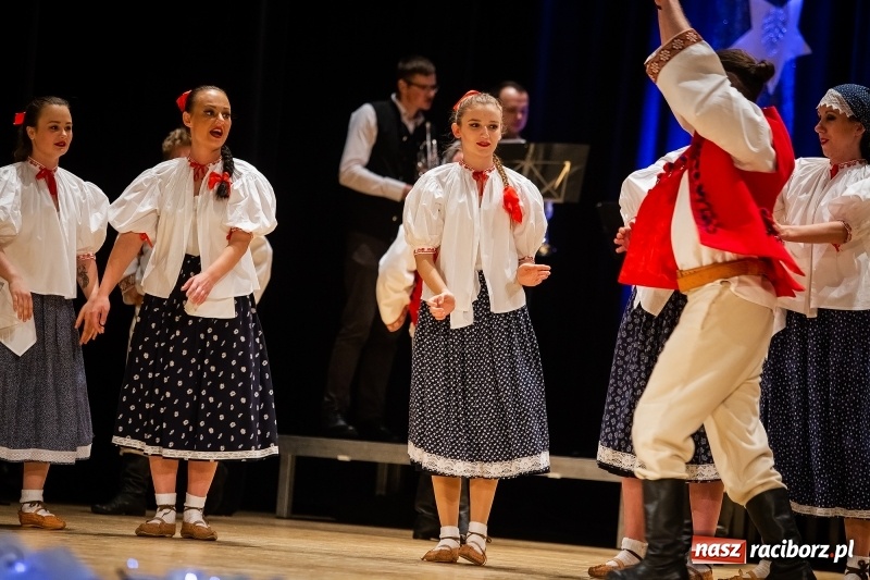 Zdjęcie w galerii na portalu naszraciborz.pl: Koncert charytatywny Źródła na rzecz Rafałka wiadomości z regionu