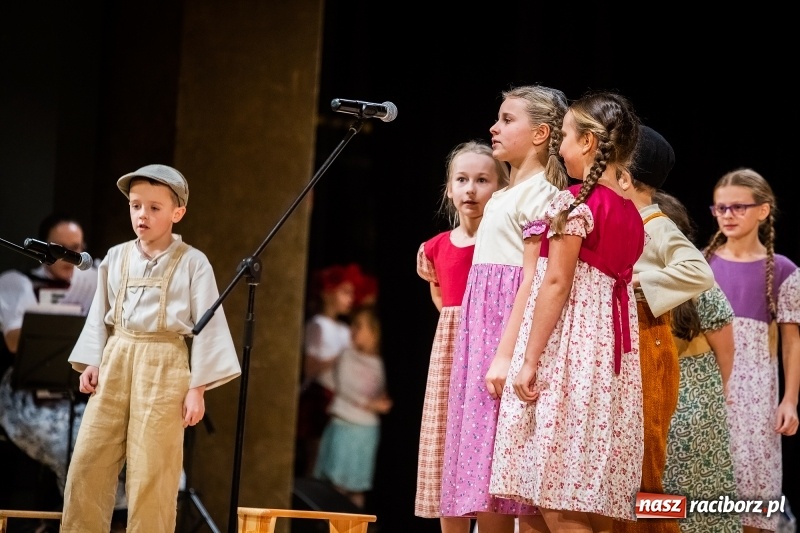 Zdjęcie w galerii na portalu naszraciborz.pl: Koncert charytatywny Źródła na rzecz Rafałka wiadomości z regionu