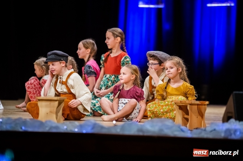 Zdjęcie w galerii na portalu naszraciborz.pl: Koncert charytatywny Źródła na rzecz Rafałka wiadomości z regionu