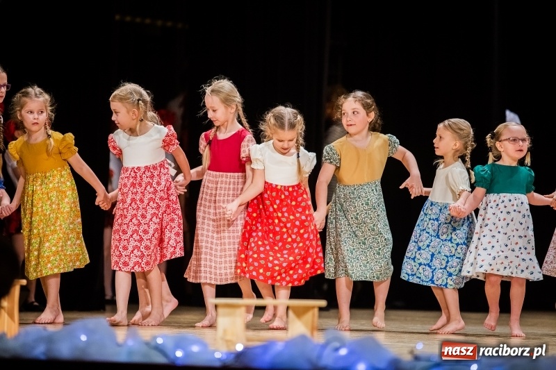 Zdjęcie w galerii na portalu naszraciborz.pl: Koncert charytatywny Źródła na rzecz Rafałka wiadomości z regionu