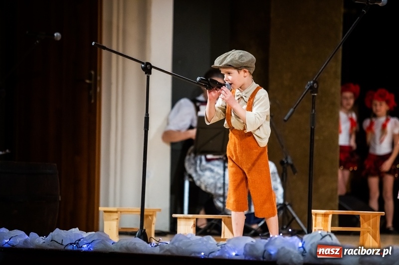 Zdjęcie w galerii na portalu naszraciborz.pl: Koncert charytatywny Źródła na rzecz Rafałka wiadomości z regionu