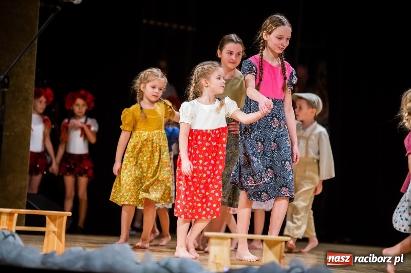 Zdjęcie w galerii na portalu naszraciborz.pl: Koncert charytatywny Źródła na rzecz Rafałka wiadomości z regionu