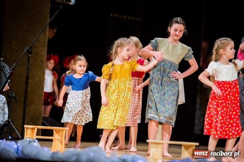 Zdjęcie w galerii na portalu naszraciborz.pl: Koncert charytatywny Źródła na rzecz Rafałka wiadomości z regionu