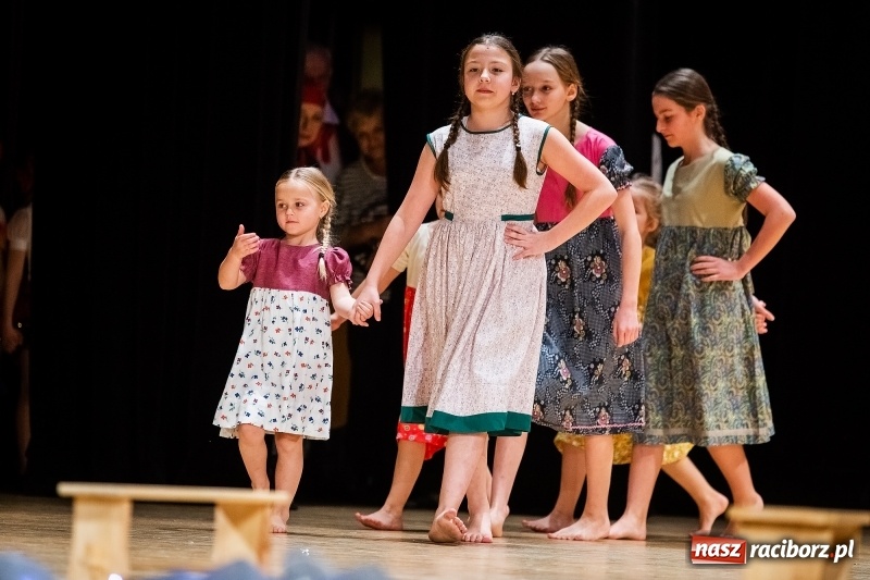 Zdjęcie w galerii na portalu naszraciborz.pl: Koncert charytatywny Źródła na rzecz Rafałka wiadomości z regionu