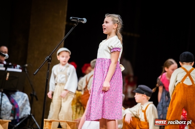 Zdjęcie w galerii na portalu naszraciborz.pl: Koncert charytatywny Źródła na rzecz Rafałka wiadomości z regionu