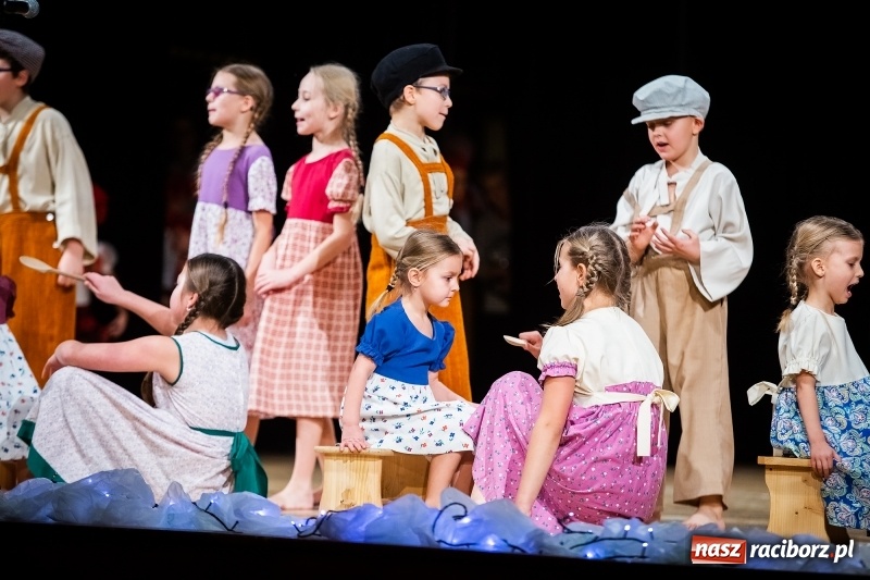 Zdjęcie w galerii na portalu naszraciborz.pl: Koncert charytatywny Źródła na rzecz Rafałka wiadomości z regionu