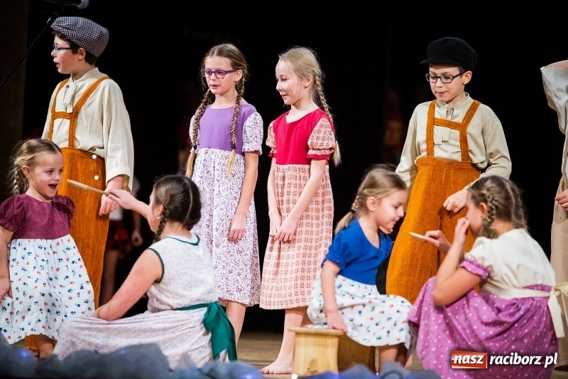 Zdjęcie w galerii na portalu naszraciborz.pl: Koncert charytatywny Źródła na rzecz Rafałka wiadomości z regionu