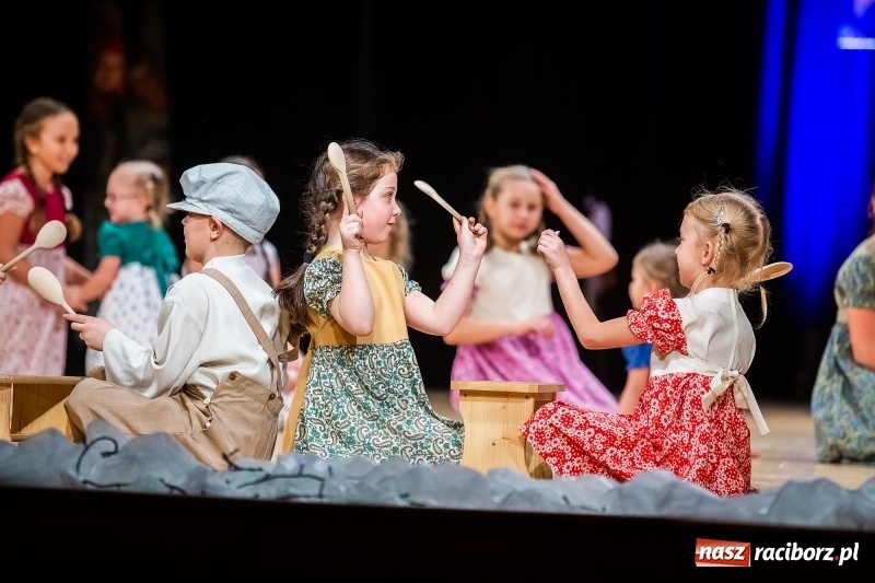 Zdjęcie w galerii na portalu naszraciborz.pl: Koncert charytatywny Źródła na rzecz Rafałka wiadomości z regionu