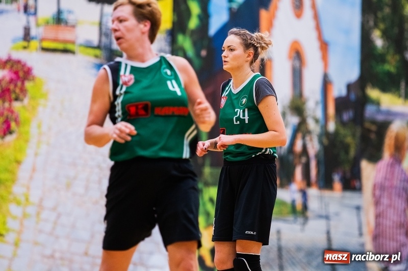 Zdjęcie w galerii na portalu naszraciborz.pl: Raciborskim koszykarkom idzie jak po grudzie. Dziewiąty mecz i dziewiąta porażka wiadomości z regionu