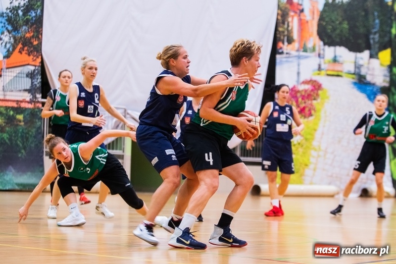 Zdjęcie w galerii na portalu naszraciborz.pl: Raciborskim koszykarkom idzie jak po grudzie. Dziewiąty mecz i dziewiąta porażka wiadomości z regionu