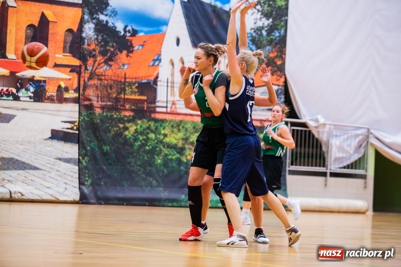 Zdjęcie w galerii na portalu naszraciborz.pl: Raciborskim koszykarkom idzie jak po grudzie. Dziewiąty mecz i dziewiąta porażka wiadomości z regionu