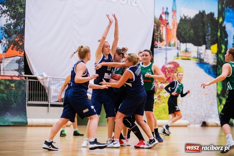 Zdjęcie w galerii na portalu naszraciborz.pl: Raciborskim koszykarkom idzie jak po grudzie. Dziewiąty mecz i dziewiąta porażka wiadomości z regionu