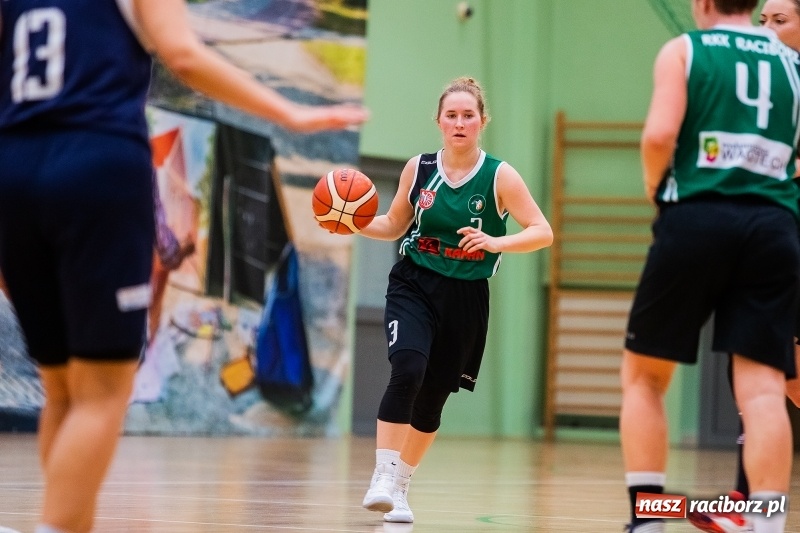Zdjęcie w galerii na portalu naszraciborz.pl: Raciborskim koszykarkom idzie jak po grudzie. Dziewiąty mecz i dziewiąta porażka wiadomości z regionu