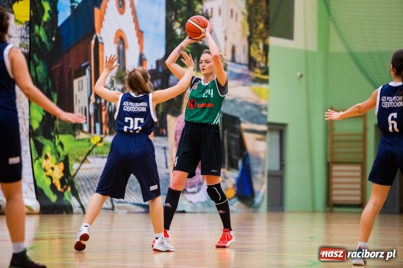 Zdjęcie w galerii na portalu naszraciborz.pl: Raciborskim koszykarkom idzie jak po grudzie. Dziewiąty mecz i dziewiąta porażka wiadomości z regionu