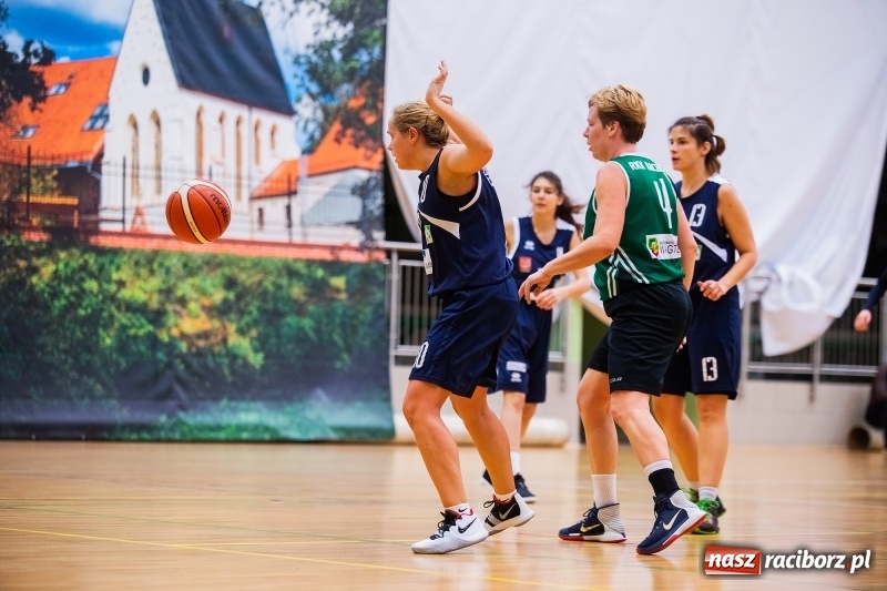 Zdjęcie w galerii na portalu naszraciborz.pl: Raciborskim koszykarkom idzie jak po grudzie. Dziewiąty mecz i dziewiąta porażka wiadomości z regionu