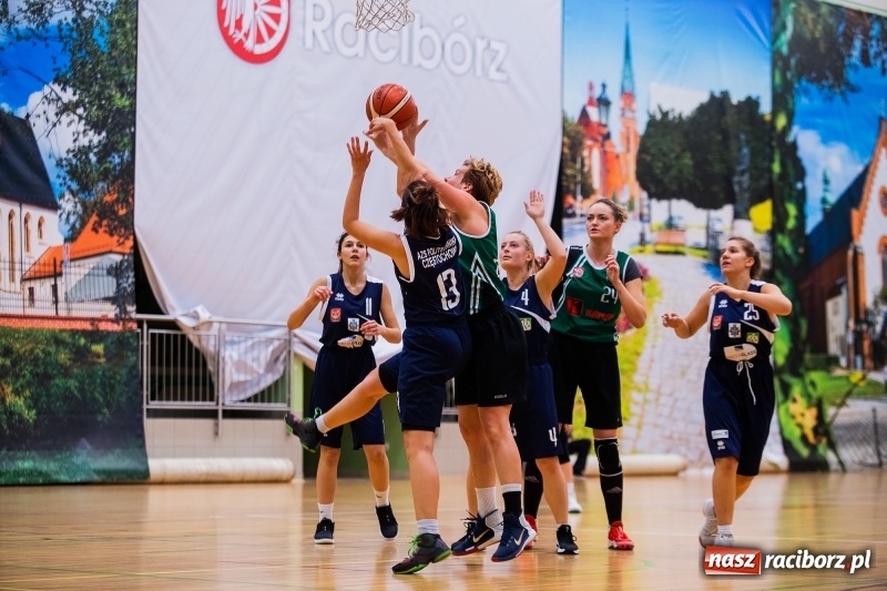 Zdjęcie w galerii na portalu naszraciborz.pl: Raciborskim koszykarkom idzie jak po grudzie. Dziewiąty mecz i dziewiąta porażka wiadomości z regionu