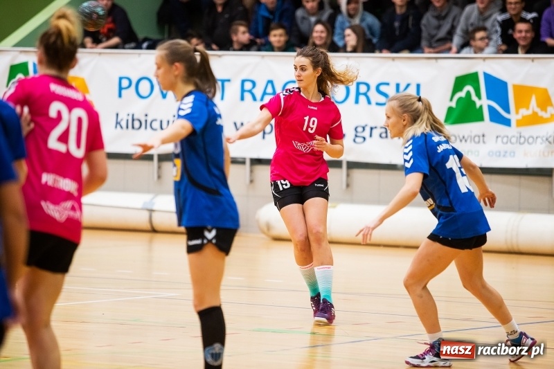 Zdjęcie w galerii na portalu naszraciborz.pl: Szczypiornistki UKS Start Pietrowice Wielkie zakończyły rok zwycięstwem wiadomości z regionu