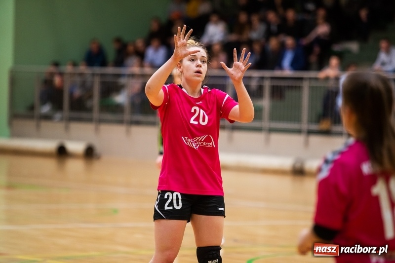 Zdjęcie w galerii na portalu naszraciborz.pl: Szczypiornistki UKS Start Pietrowice Wielkie zakończyły rok zwycięstwem wiadomości z regionu