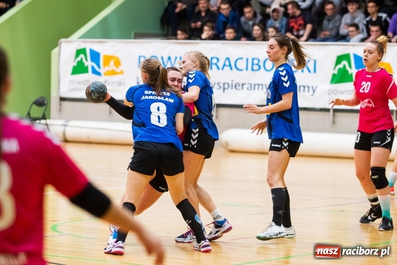 Zdjęcie w galerii na portalu naszraciborz.pl: Szczypiornistki UKS Start Pietrowice Wielkie zakończyły rok zwycięstwem wiadomości z regionu