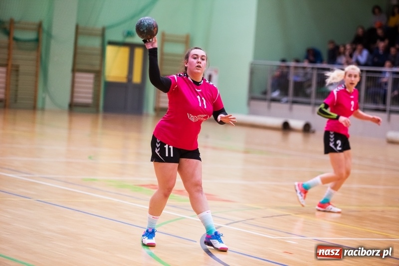 Zdjęcie w galerii na portalu naszraciborz.pl: Szczypiornistki UKS Start Pietrowice Wielkie zakończyły rok zwycięstwem wiadomości z regionu