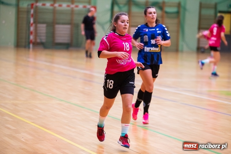 Zdjęcie w galerii na portalu naszraciborz.pl: Szczypiornistki UKS Start Pietrowice Wielkie zakończyły rok zwycięstwem wiadomości z regionu