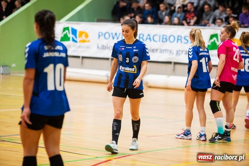 Zdjęcie w galerii na portalu naszraciborz.pl: Szczypiornistki UKS Start Pietrowice Wielkie zakończyły rok zwycięstwem wiadomości z regionu