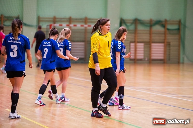 Zdjęcie w galerii na portalu naszraciborz.pl: Szczypiornistki UKS Start Pietrowice Wielkie zakończyły rok zwycięstwem wiadomości z regionu