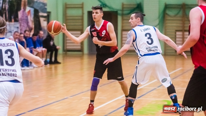Zdjęcie w galerii na portalu naszraciborz.pl: Żorska Akademia Koszykówki niestraszna raciborskiej Ofensywie wiadomości z regionu